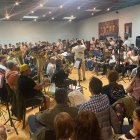 Ensayo conjunto de bandas en el local del Santo Cristo de la Bienaventuranza.