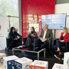 Un momento de la mesa redonda en la que participó la alcalde de Murias de Paredes, Carmen Mallo.