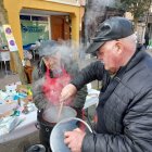 Los guisos se cocinan a fuego lento.