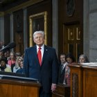 Trump ayer, antes de comenzar su discurso ante la Nación en el Congreso de los EE UU.
