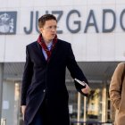 Íñigo Errejón sale de los juzgados de Plaza de Castilla tras una declaración.
