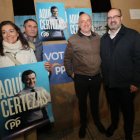Los populares y candidatos anoche en Ponferrada.