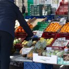 Archivo - Un mercado de alimentos.