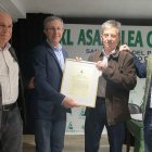José Antonio Turrado, Demetrio Espadas, Arsenio García y Donaciano Dujo, en la asamblea.