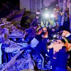 Tres personas atrapadas tras el derrumbe de un edificio de dos plantas en Siete Iglesias de Trabancos (Valladolid).