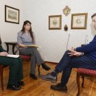 María M. Peña y Clara Barrio, periodistas de Diario de León, en la entrevista a Núñez Feijóo.