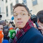 Archivo - El ex portavoz de Sumar en el Congreso Iñigo Errejón llega a declarar a los juzgados de Plaza de Castilla, a 16 de enero de 2025, en Madrid (España).