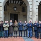 El presidente de la Junta de Castilla y León, Alfonso Fernández Mañueco, acude al minuto de silencio en Miranda de Ebro.