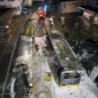 Autobús incendiado en Kerzers, Suiza.