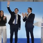 María José Álvarez Casais, Alfonso Fernández Mañueco y Juan Carlos Suárez-Quiñones, en el mitin de esta tarde en Leòn.