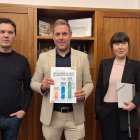 El concejal Iván Alonso, en el centro, junto a técnicos de turismo