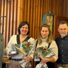 Cristina y Laura Valdeón con los ediles de Burón y Boca.