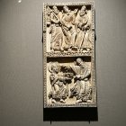 Pieza de marfil procedente del Metropolitan Museum de Nueva York que este viernes se ha incorporado a la exposición 'Reina Ella. Urraca I de León'.