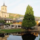 Molinaseca, uno de los pueblos más bellos de El Bierzo, destaca por su puente medieval y su entorno natural