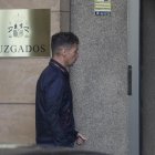 Mario Rivas en una de sus visitas al juzgado de Villablino.