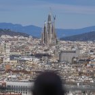 La Sagrada Familia, vista desde lejos.