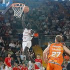 Deng anotó 12 puntos para la Cutural frente al Morón.