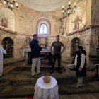 Visita de las aiutoridades y la técnico municipal al tempo románico ponferradino.