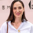 Tamara Falcó en un acto público, reflejando su estilo elegante y natural