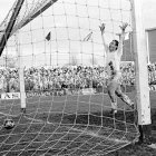 La garra y la fuerza Marianín, que en la imagen celebra un gol con la Cultural, debe ser este domingo la seña de identidad ante el Granada CF en la 'Jornada Retro'.