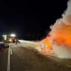 Incendio de un turismo de madrugada en el municipio de Santa Elena de Jamuz (León)