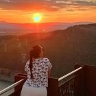 Una de las panorámicas más impactantes de El Bierzo: el atardecer desde el entorno del Mirador Virgen de la Peña en Congosto.