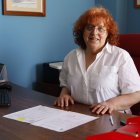 Vicenta García, la nueva alcaldesa de Mansilla de las Mulas, en su despacho municipal.