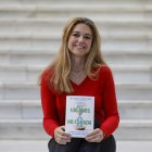 Imagen de lLa catedrática de Fisiología de la Universitat de València (UV), Consuelo Borrás, autora del libro '100 años no es nada', durante la entrevista con EFE. EFE/Kai Försterling.