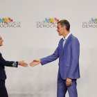 Sánchez saluda a Claudia Sheinbaum a su llegada.