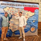 Borja González, edil, y David Gordon, de Astures y Romanos.