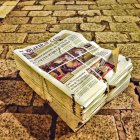 PAQUETE DE PERI�ICOS DEL DIARIO DE LE� COLOCADOS EN LA CARRETERA DE LA CALLE ORDO� II DURANTE LA MADRUGADA