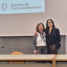 Esther Seijas, a la izquierda, tras la conferencia en Nápoles.