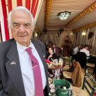 El médico sirio Souhel Kalas posa para la Agencia EFE durante la entrevista en la que ha explicado cómo ha conseguido tener una caseta en la Feria de Abril de Sevilla, tras solicitarla por primera vez en 1993, y conseguirlo este año gracias a la renuncia de una asociación de la capital andaluza. EFE/Fermín Cabanillas.