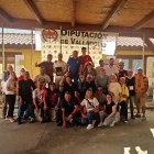 Los competidores leoneses junto a sus acompañantes en el Autonómico.