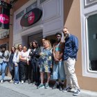 Equipo de Moda re- de León en la tienda de la calle Regidores.