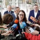 La directora general de Aeropuertos de Aena, Elena Mayoral y el delegado del Gobierno, Nicanor Sen, se reúnen con el presidente de la Diputación de León, Gerardo Álvarez Courel, y el vicepresidente, Roberto Aller.