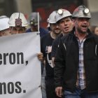 Trabajadores de TYC Narcea protestan por las calles de Oviedo el pasado mes de abril.