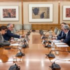 Mónica García se reúne con el presidente de Canarias, Fernando Clavijo.