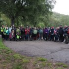 Participantes en la ruta geológica realizada por la localidad de Crémenes.