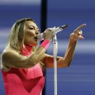 <p>La cantante Amaia Montero durante el concierto que la banda La Oreja de Van Gogh ofrece este sábado en Barakaldo. EFE/ Miguel Toña</p>