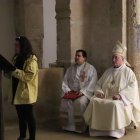 El obispo de León encargado de ofrecer la homilía en el monasterio.