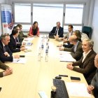 Los miembros del patronato durante la reunión celebrada en la sede de Scayle.