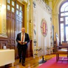 Jesús Julio Carnero ayer, al acabar la Junta de Gobierno del Ayuntamiento de Valladolid.
