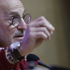 BARCELONA, 30/03/2026.- El técnico de la selección española de fútbol, Luis de la Fuente, durante la rueda de prensa que ha ofrecido este lunes previo al encuentro amistoso que el combinado español disputa mañana frente a Egipto en el estadio RCDE Stadium, en Barcelona. EFE / Alberto Estevez.