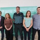 Representantes de la Universidad, la empresa y el Seprona.