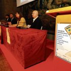 Momento de la inauguración de la primera ponencia.