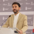El procurador del PSOE Fran Díaz en su visita al Consejo Comarcal del Bierzo en Ponferrada
