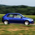Fabricado hasta 2003 en la planta gala de Aulnay-sous-Bois, el Saxo VTS sigue conservando el símbolo de una época en la que deportividad rimaba con accesibilidad.