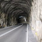 Tunel del mirador de Vegamian que tiene en su trazado una curva muy cerrada.