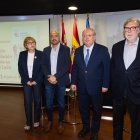 Presentación del Informe ‘La situación de la población inmigrante en Castilla y León’, elaborado a iniciativa propia del Consejo Económico y Social (CES) de Castilla y León, aprobado por unanimidad del Pleno del Consejo. Intervienen el presidente del CESCyL, Enrique Cabero; el secretario general de UGT Castilla y León, Óscar Lobo; la secretaria general de CCOO Castilla y León, Ana Fernández, junto al presidente de CEOE Castilla y León, Santiago Aparicio.